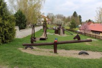 /album/fotogalerie-zabavni-park-a-sportcentrum-detsky-raj-na-zamku-berchtold/zabavni-park-detsky-raj-na-zamku-berchtold-hriste-jpg/
